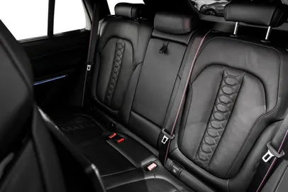 Car image 34