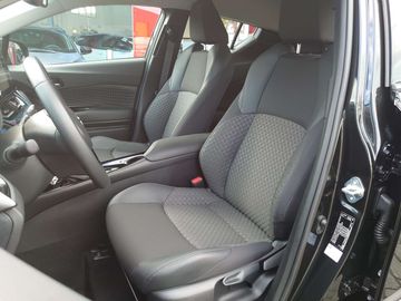 Car image 10