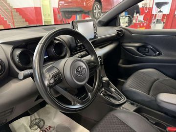 Car image 12