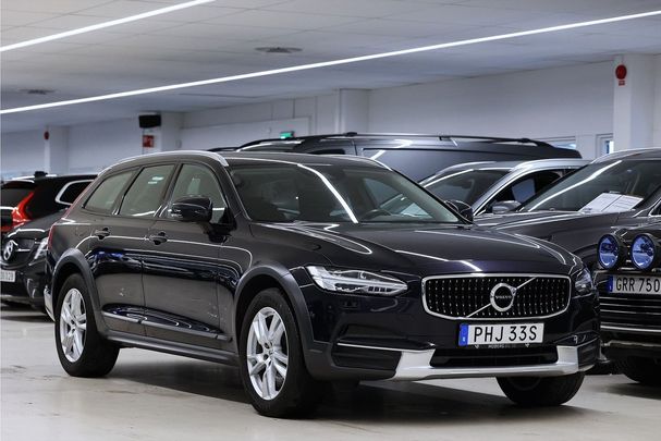 Volvo V90 Cross Country D4 AWD Momentum 140 kW image number 6