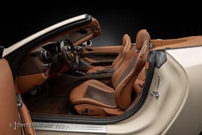 Car image 30