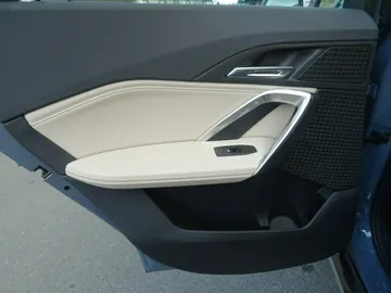 Car image 29