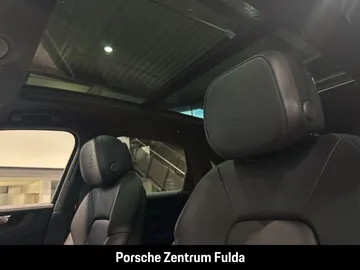Car image 35