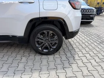 Car image 50