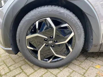 Car image 36