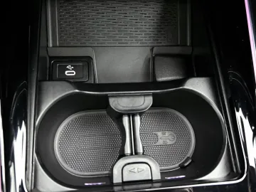 Car image 38