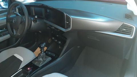 Car image 13