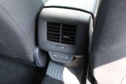 Car image 38