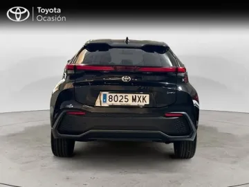 Car image 3
