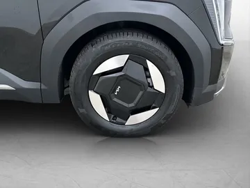 Car image 36