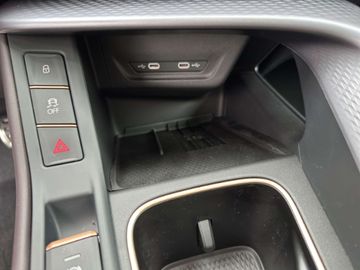 Car image 28