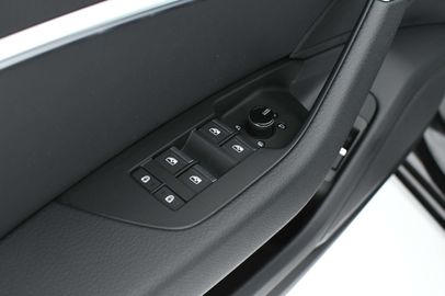 Car image 36