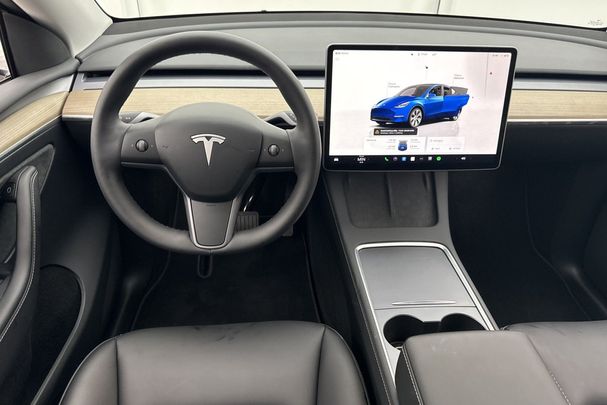 Tesla Model Y Standard Range 221 kW image number 13