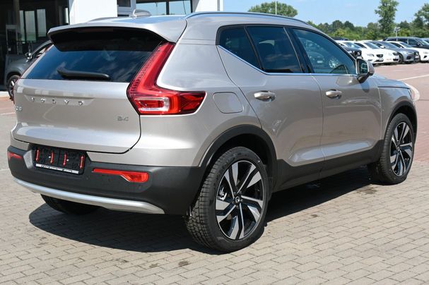 Volvo XC40 B4 155 kW image number 2