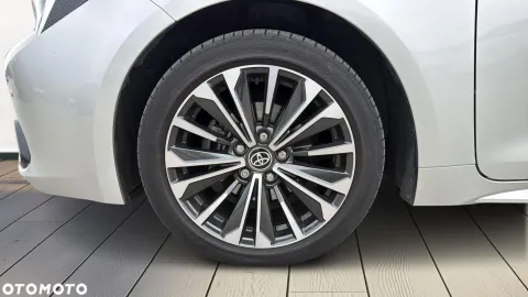 Car image 20