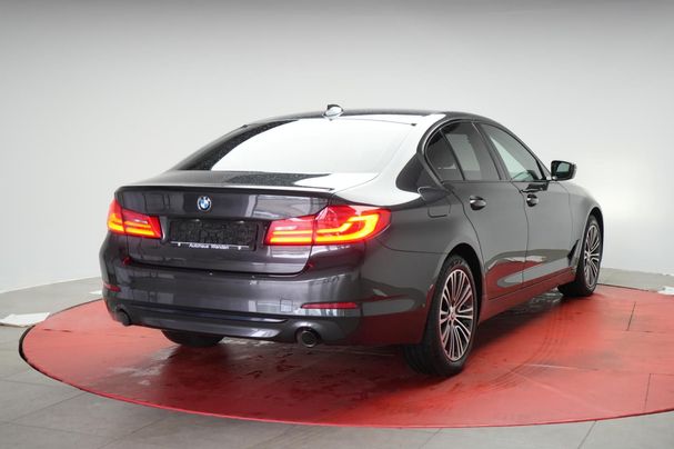 BMW 520i Sport Line 135 kW image number 3