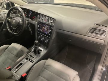 Car image 15