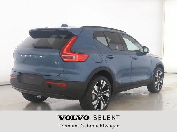 Volvo XC40 Dark Ultimate 145 kW image number 2