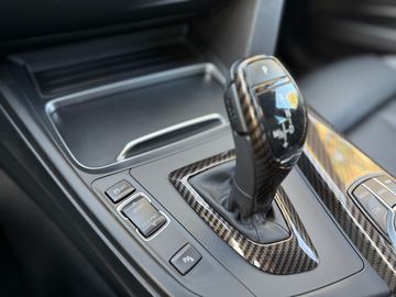 Car image 37