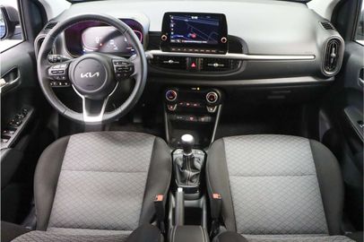 Car image 30