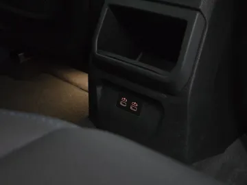 Car image 42