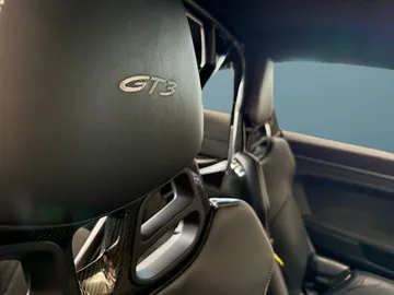 Car image 28