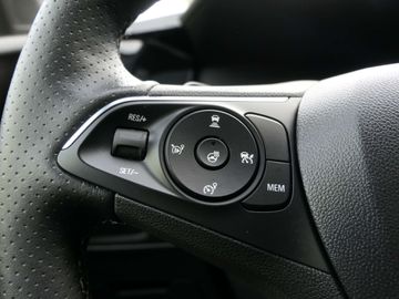 Car image 32