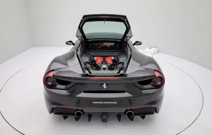 Car image 19