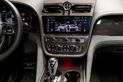 Car image 38