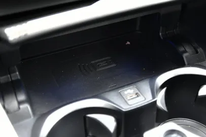 Car image 47