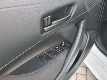 Car image 31