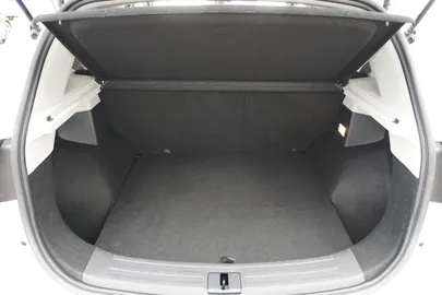 Car image 37