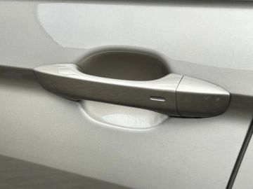 Car image 38