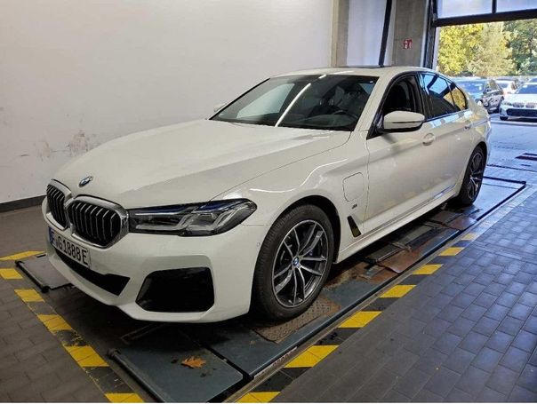 BMW 530 e 215 kW image number 1