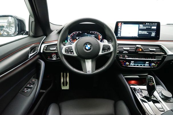 BMW 520i Touring 135 kW image number 15