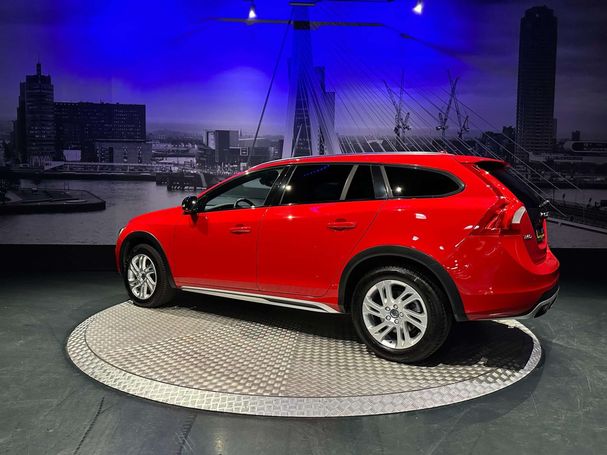 Volvo V60 Cross Country T5 AWD 180 kW image number 9