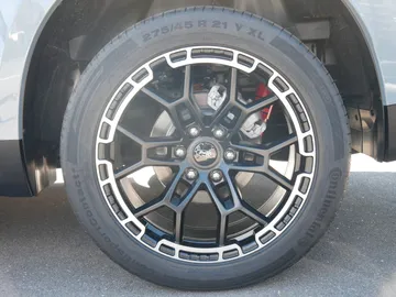 Car image 27
