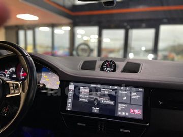 Car image 37