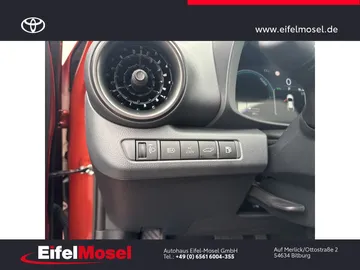 Car image 19