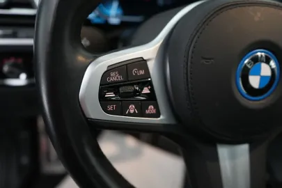 Car image 40