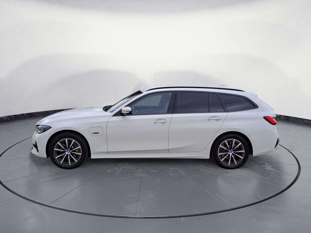 BMW 330 Touring Sport Line xDrive 190 kW image number 3