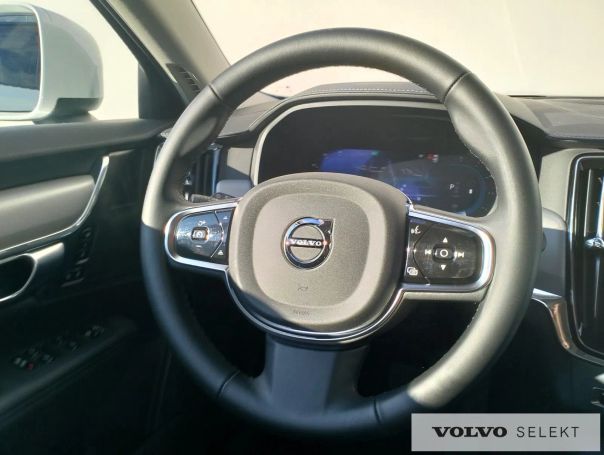 Volvo V90 Cross Country AWD 145 kW image number 16