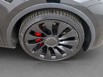 Car image 36