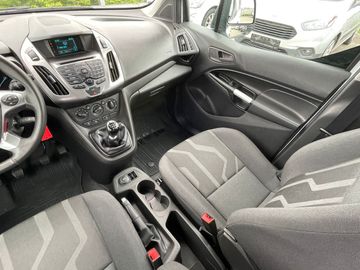 Car image 12