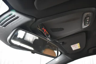 Car image 37