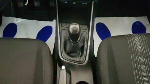 Car image 30