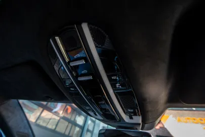 Car image 33
