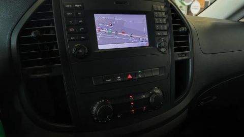 Car image 32