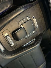 Car image 36