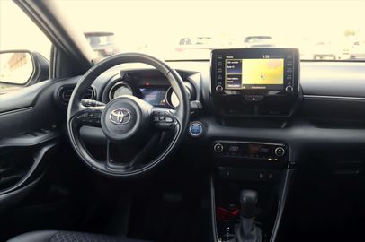 Car image 14